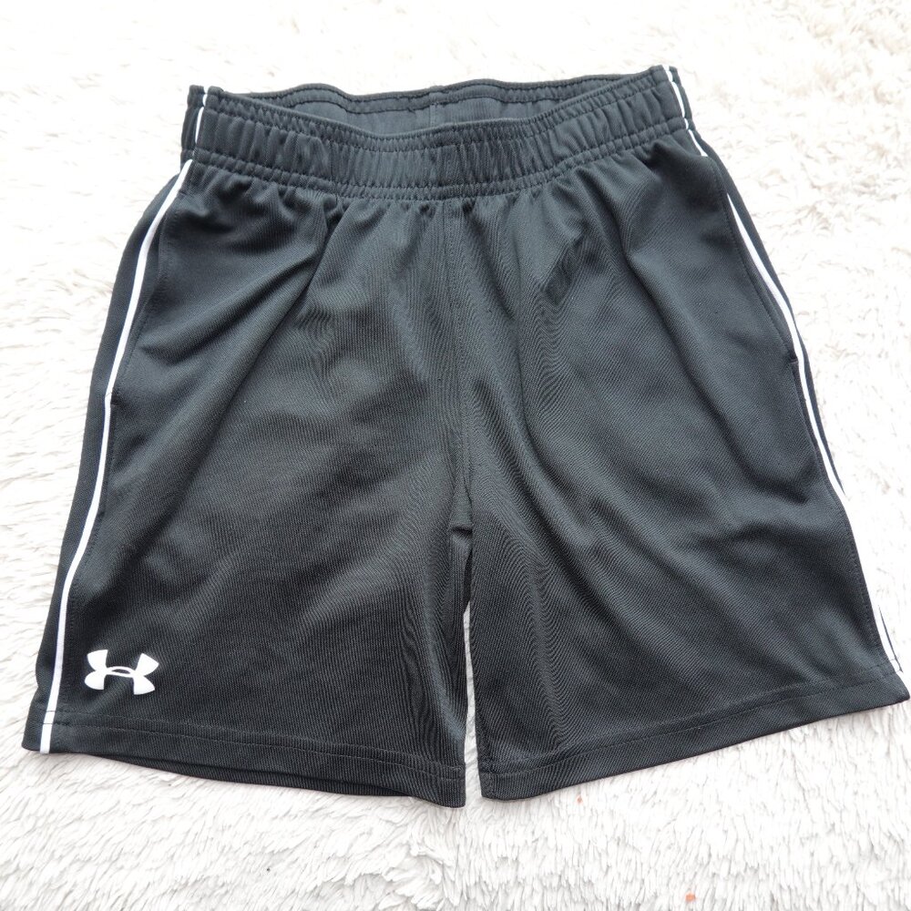 Boys Size 6 Black Under Armour Shorts with 2 Side Pockets